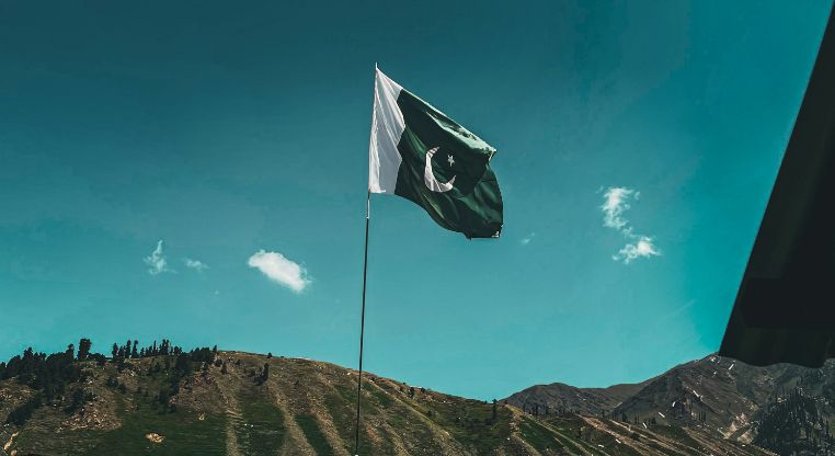 وطن کی مٹی گواہ رہنا